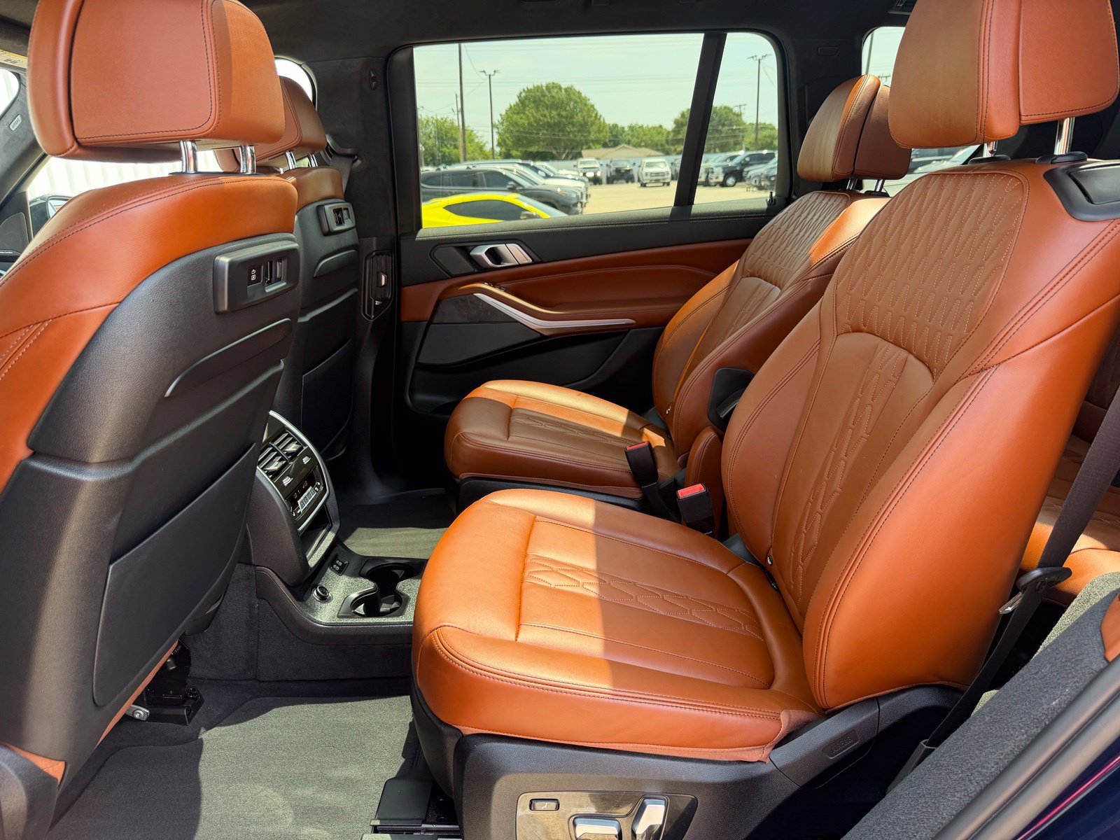 Used 2022 BMW X7 M50i AWD/4WD image 22