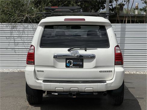 Used 2007 Toyota 4Runner SR5 AWD/4WD image 11