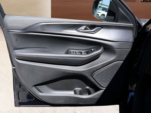 New 2026 Jeep Grand Cherokee Laredo X AWD/4WD image 10