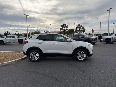 Used 2024 Buick Encore GX Preferred image 5