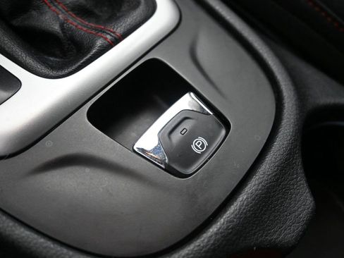 Used 2015 Jeep Cherokee Trailhawk w/ Comfort/Convenience Group AWD/4WD image 8