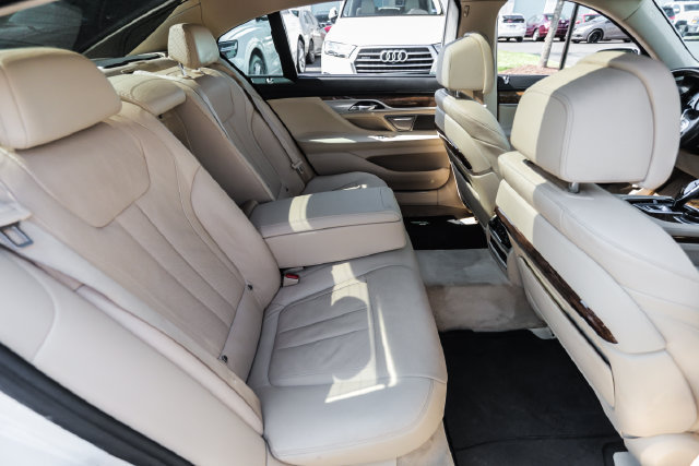 Used 2017 BMW 740i RWD image 64