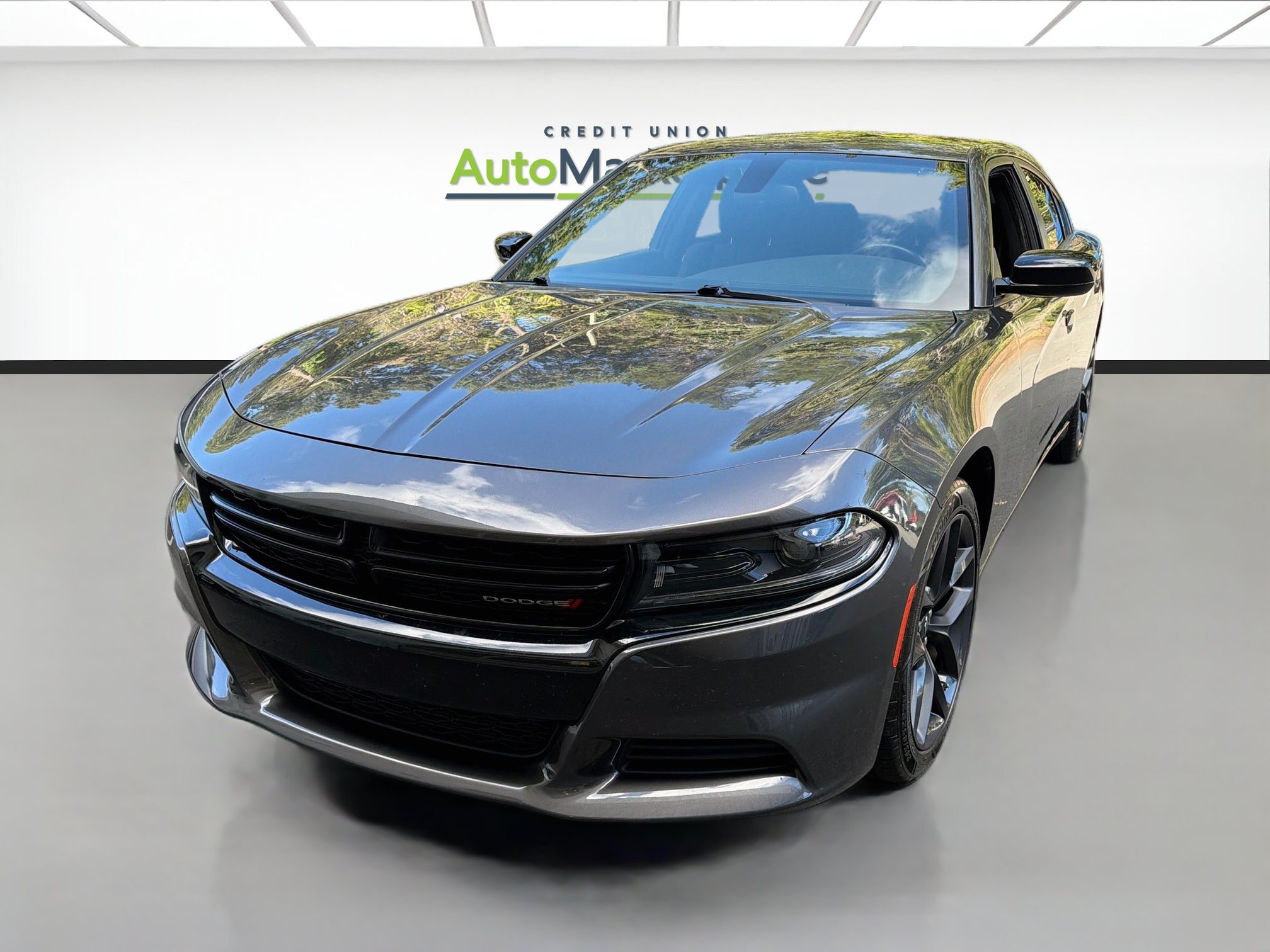 Used 2023 Dodge Charger SXT w/ Blacktop Package RWD image 3
