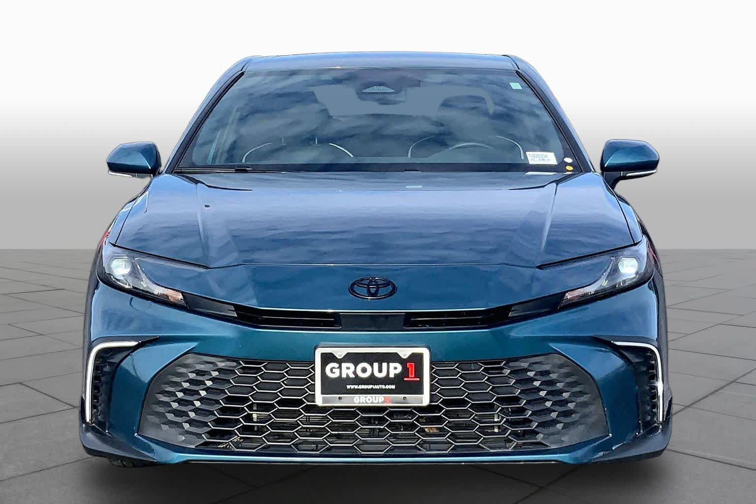 Used 2026 Toyota Camry SE w/ Convenience Package FWD image 4