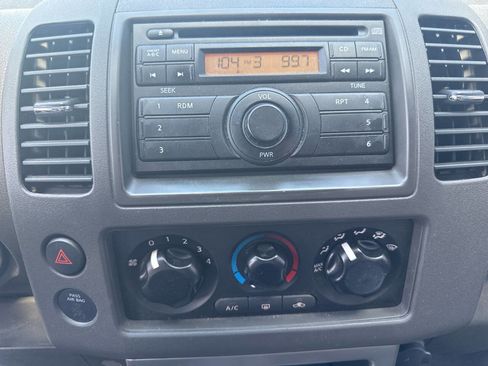 Used 2011 Nissan Pathfinder S AWD/4WD image 11
