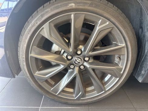 Used 2024 Toyota Corolla SE FWD image 2