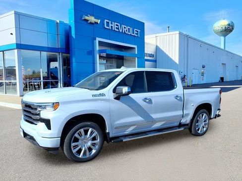 New 2026 Chevrolet Silverado 1500 High Country AWD/4WD image 8