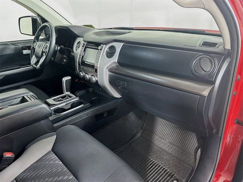 Used 2019 Toyota Tundra SR5 w/ SR5 Upgrade Package image 31