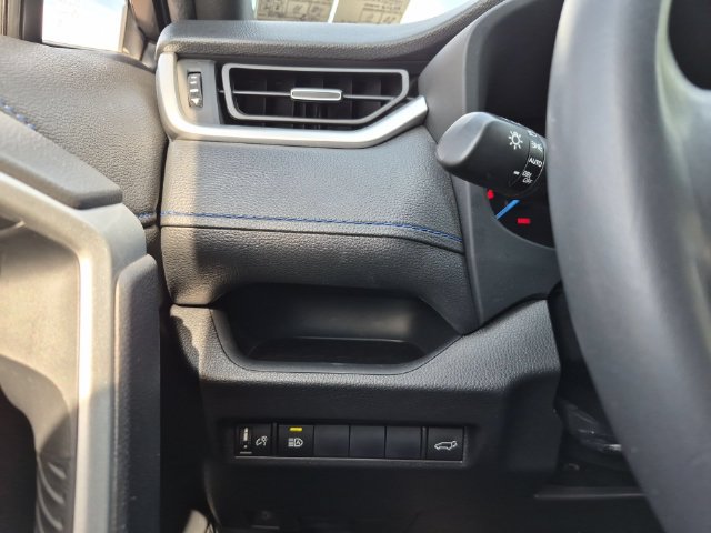 Used 2020 Toyota RAV4 XSE w/ All Weather Liner Package AWD/4WD image 20