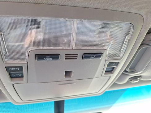 Used 2016 Toyota Camry SE image 29