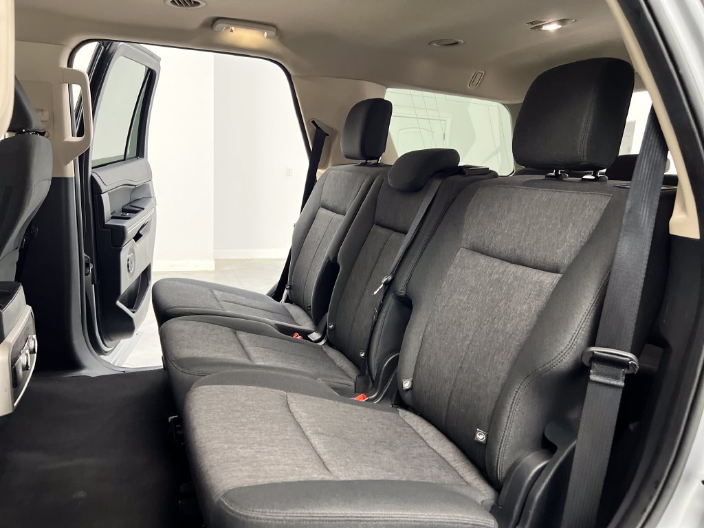 Used 2024 Ford Expedition XLT RWD image 16