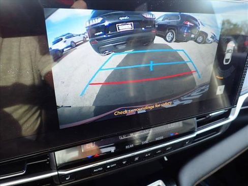 Used 2025 Toyota Sienna XLE Woodland Edition AWD/4WD image 23