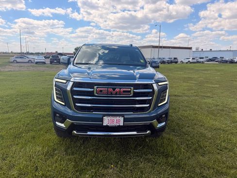 Used 2025 GMC Yukon Elevation w/ Elevation Premium Package AWD/4WD image 2