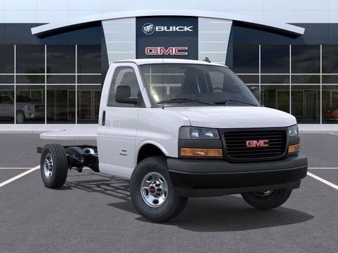 New 2026 GMC Savana 3500 Regular Wheelbase w/ Driver Convenience Package image 7