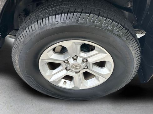 Used 2019 Toyota 4Runner SR5 AWD/4WD image 12