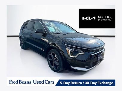 Used 2023 Kia Niro EX Touring