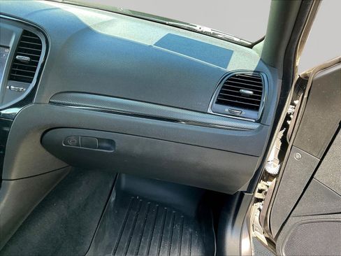 Used 2014 Chrysler 300 S AWD/4WD image 27