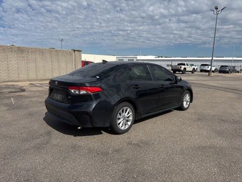 Used 2022 Toyota Corolla LE w/ LE Convenience Package FWD image 7