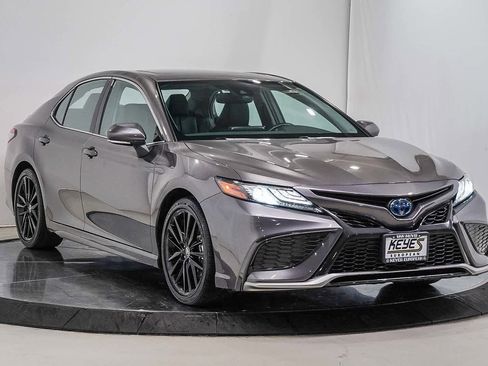 Used 2024 Toyota Camry XSE image 3