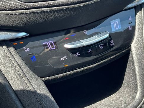 Used 2017 Cadillac XT5 Premium Luxury w/ Driver Assist Package FWD image 30