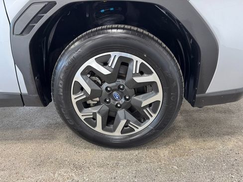 Used 2025 Subaru Forester Premium AWD/4WD image 26