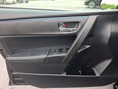 Used 2018 Toyota Corolla SE FWD image 12