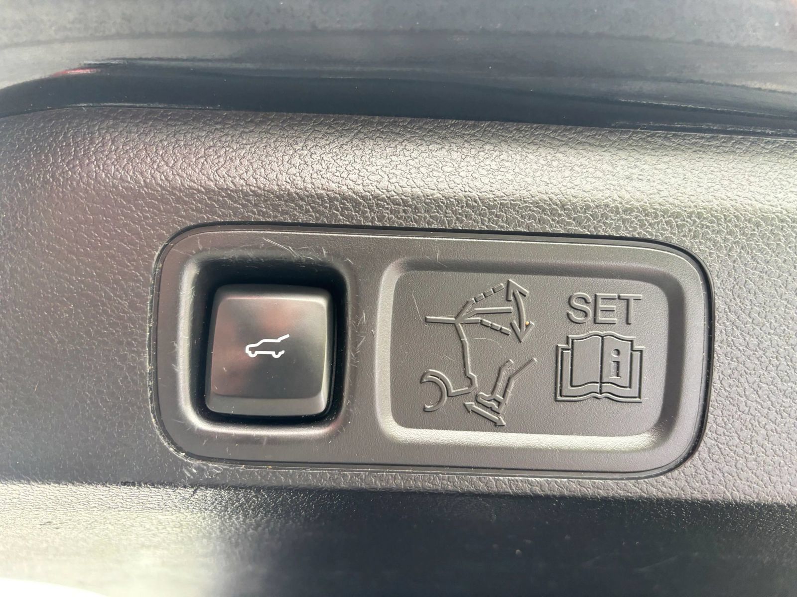Used 2018 Lincoln Navigator Select w/ Technology Package AWD/4WD image 19