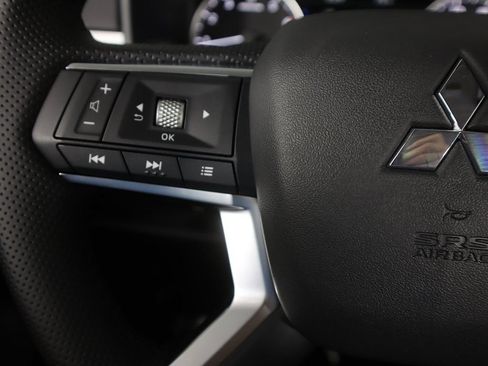 Used 2024 Mitsubishi Outlander SE AWD/4WD image 36