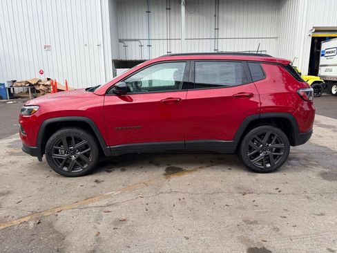 New 2026 Jeep Compass Latitude image 3