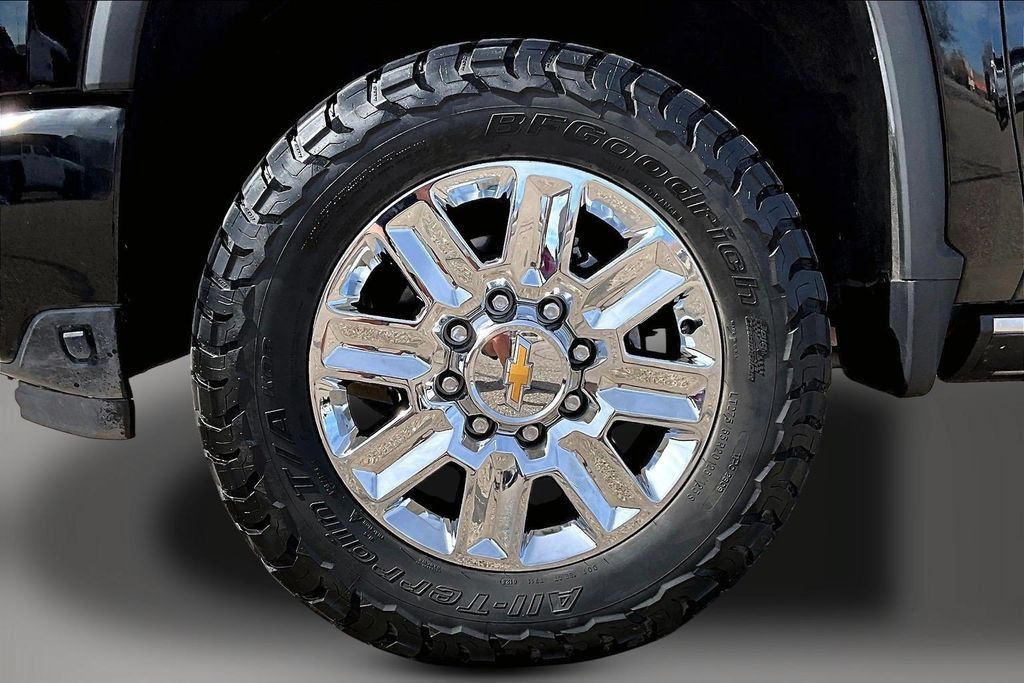 Used 2024 Chevrolet Silverado 3500 High Country w/ Technology Package AWD/4WD image 35