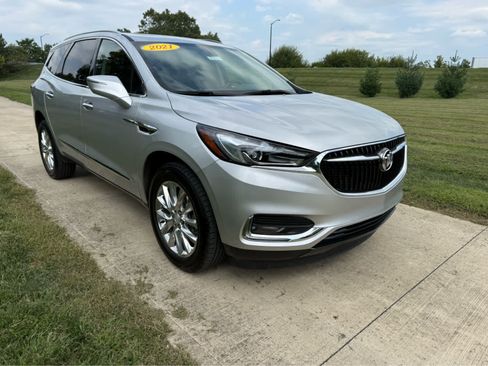 Used 2021 Buick Enclave Essence w/ Sound and Sites Package AWD/4WD image 8