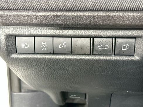 Used 2025 Toyota Camry LE image 20