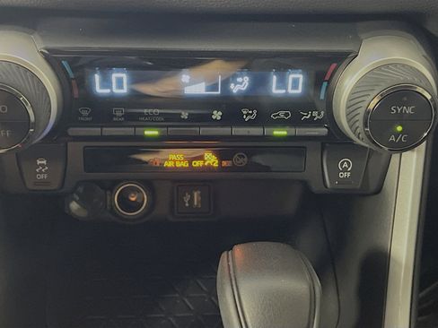 Used 2024 Toyota RAV4 XLE FWD image 26