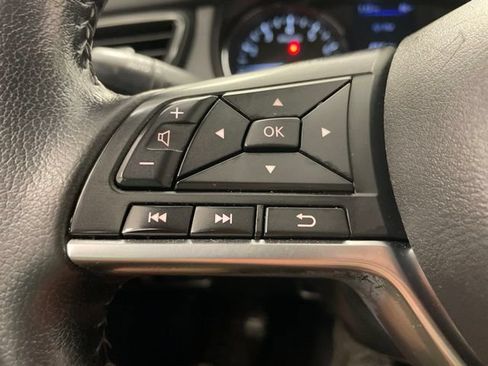 Used 2020 Nissan Rogue SV AWD/4WD image 17