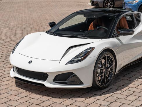 Used 2025 Lotus Emira RWD image 38
