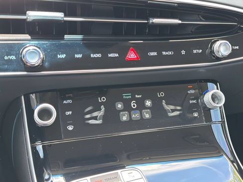 Certified 2026 Genesis GV70 2.5T AWD/4WD image 32