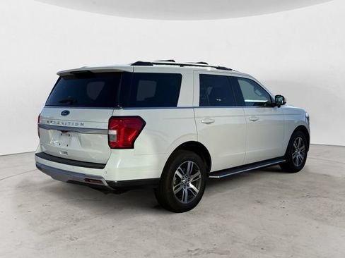 Used 2023 Ford Expedition XLT AWD/4WD image 5