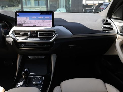 Used 2025 BMW X4 xDrive30i w/ Premium Package AWD/4WD image 25