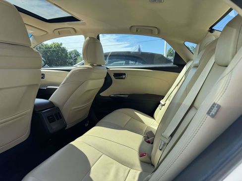 Used 2018 Toyota Avalon XLE Premium w/ All Weather Liner Package FWD image 8