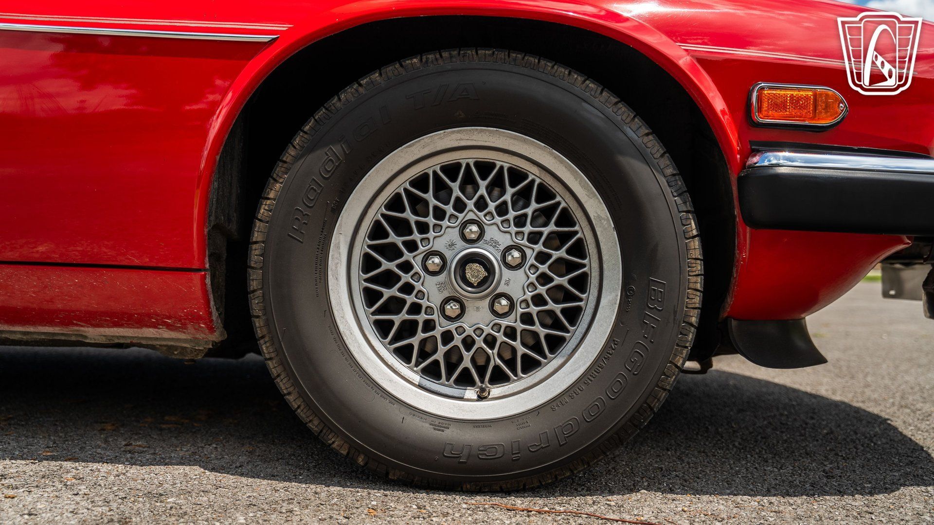 Used 1990 Jaguar XJS V12 Convertible RWD image 40