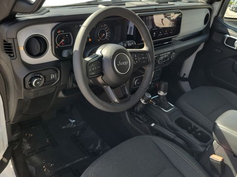 Used 2024 Jeep Wrangler Unlimited Sport AWD/4WD image 9