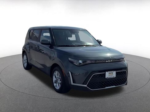 Used 2025 Kia Soul LX w/ LX Technology Package image 3