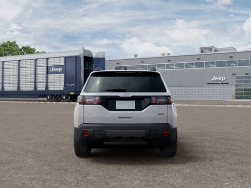 New 2026 Jeep Cherokee Overland image 7