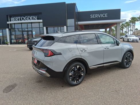 New 2026 Kia Sportage SX FWD image 4