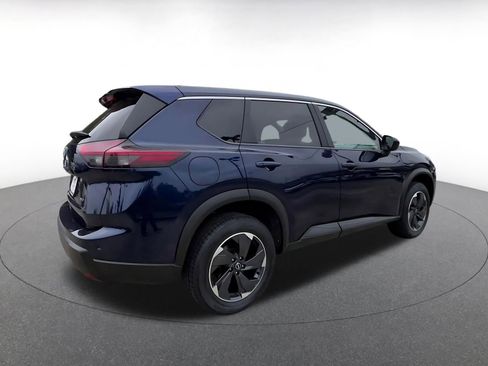 Used 2025 Nissan Rogue SV AWD/4WD image 15
