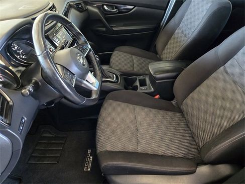 Used 2019 Nissan Rogue Sport SV w/ Technology Package image 15