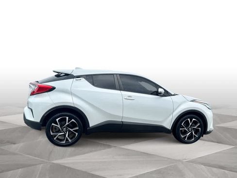 Used 2021 Toyota C-HR XLE FWD image 9