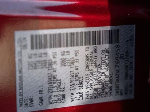 Used 2025 Nissan Rogue S image 34