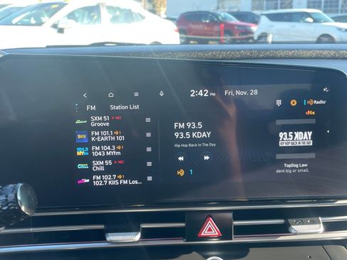 Used 2025 Hyundai Elantra SEL image 21