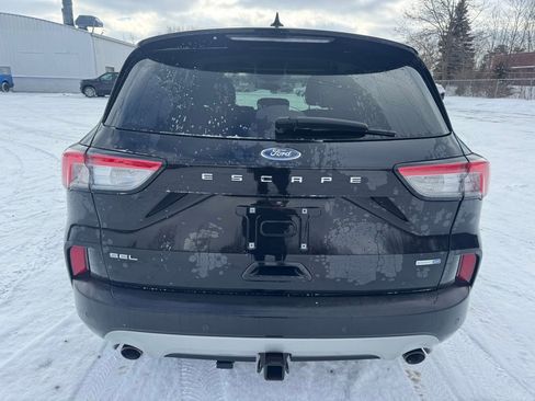 Used 2020 Ford Escape SEL image 4